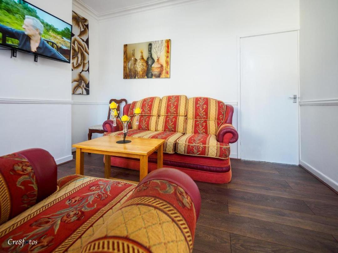 12 Cornwallis Lodge Family Room 2 Stoke-on-Trent Esterno foto