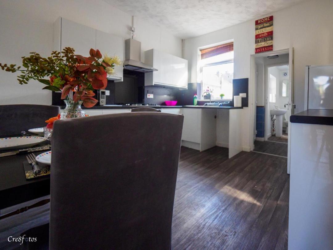 12 Cornwallis Lodge Family Room 2 Stoke-on-Trent Esterno foto