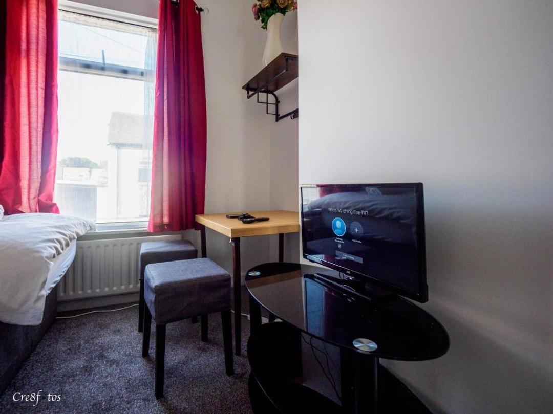 12 Cornwallis Lodge Family Room 2 Stoke-on-Trent Esterno foto